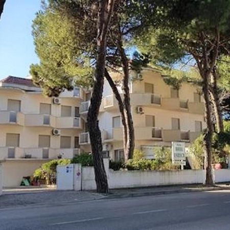Hotel Enrica Cervia Bagian luar foto