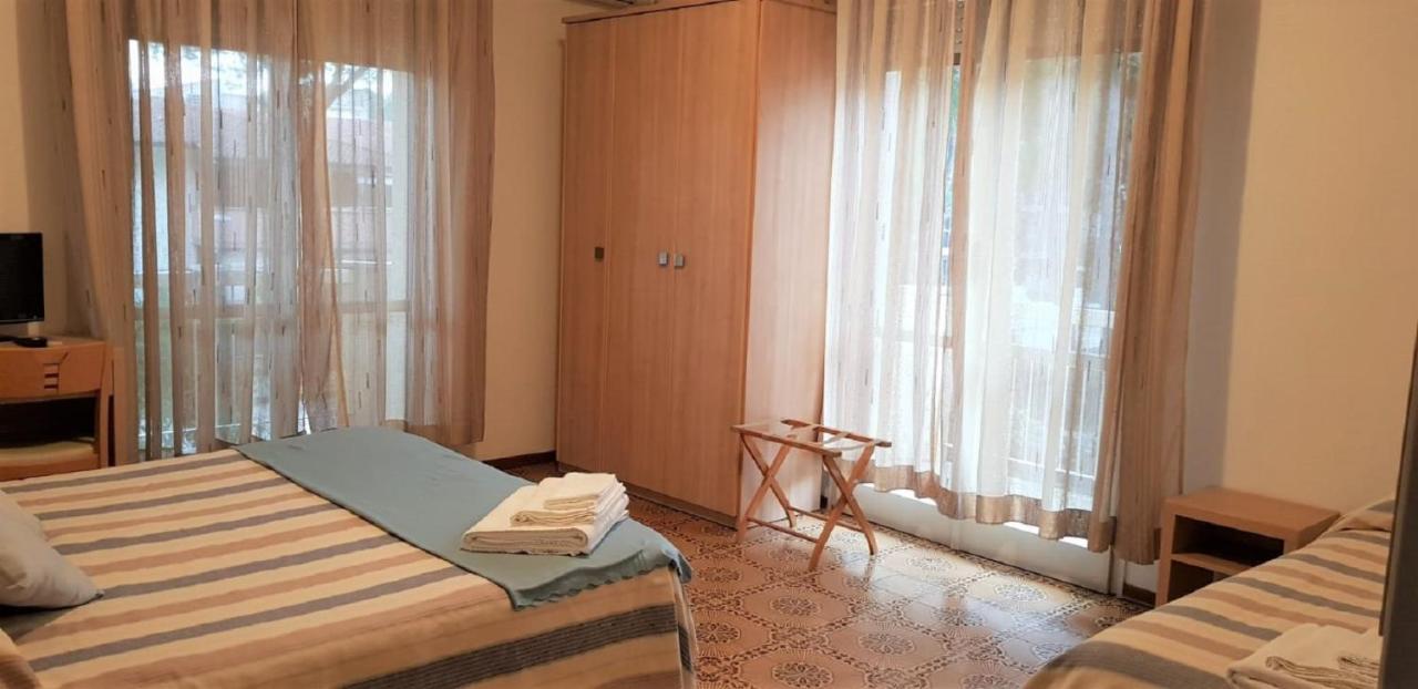 Hotel Enrica Cervia Bagian luar foto